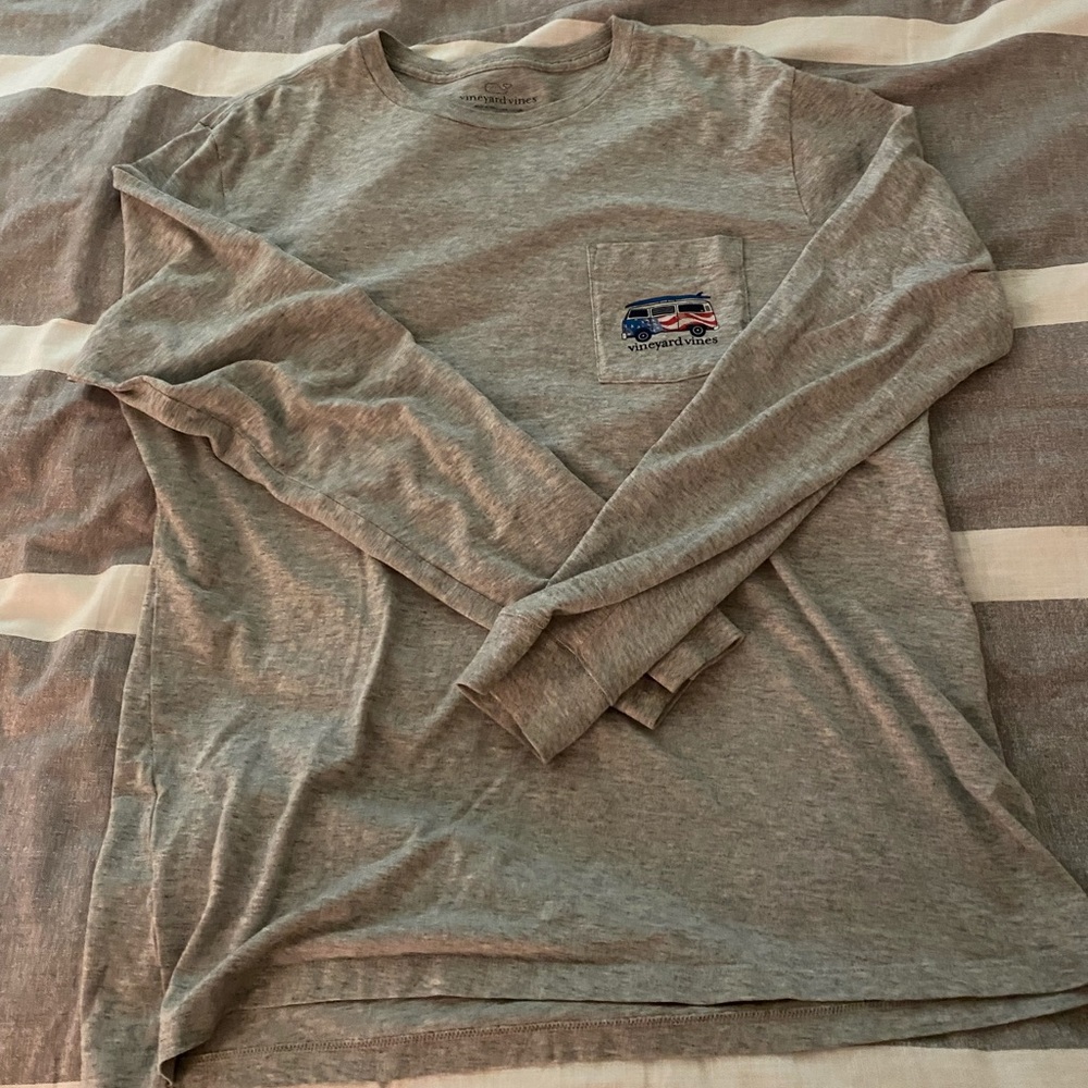 Grey long sleeve Vineyard Vines tshirt